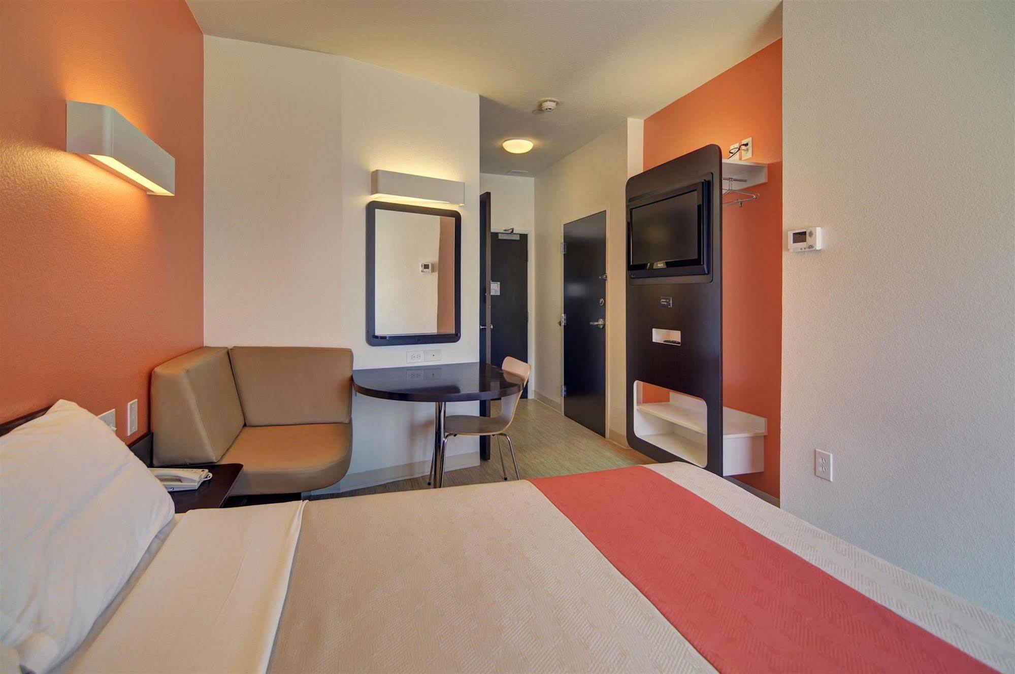 Motel 6-Roanoke, Tx - Northlake - Speedway Exterior photo