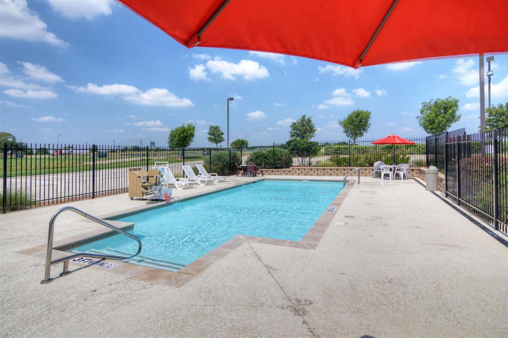 Motel 6-Roanoke, Tx - Northlake - Speedway Exterior photo