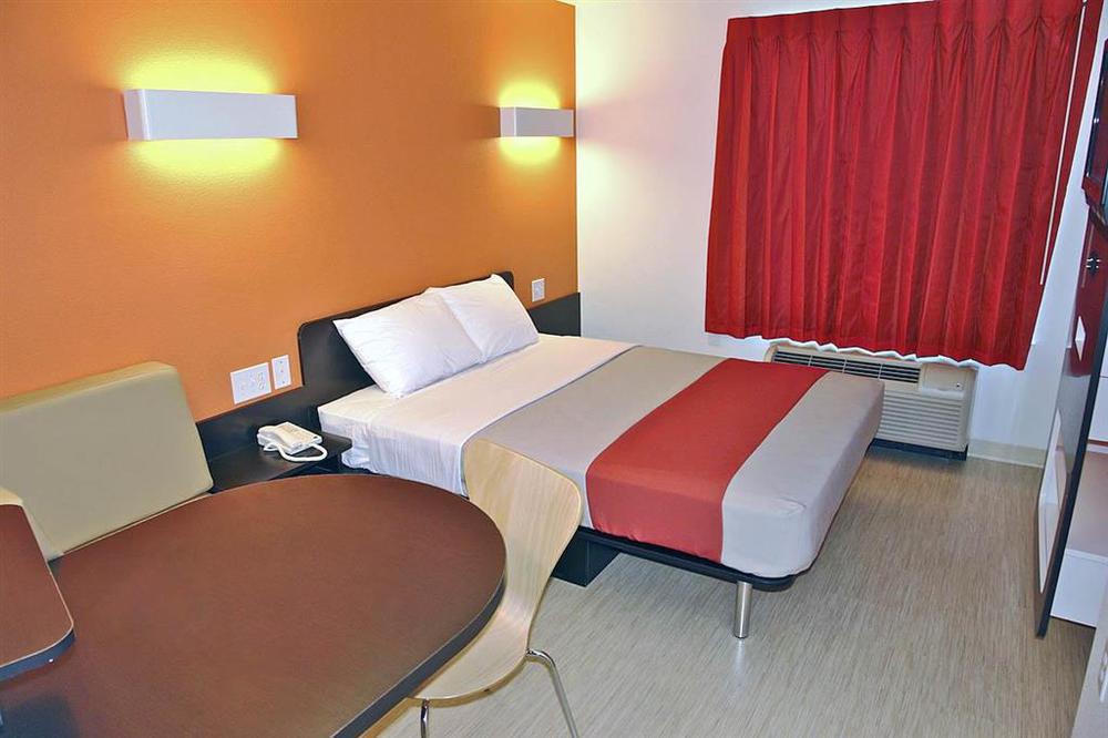 Motel 6-Roanoke, Tx - Northlake - Speedway Room photo